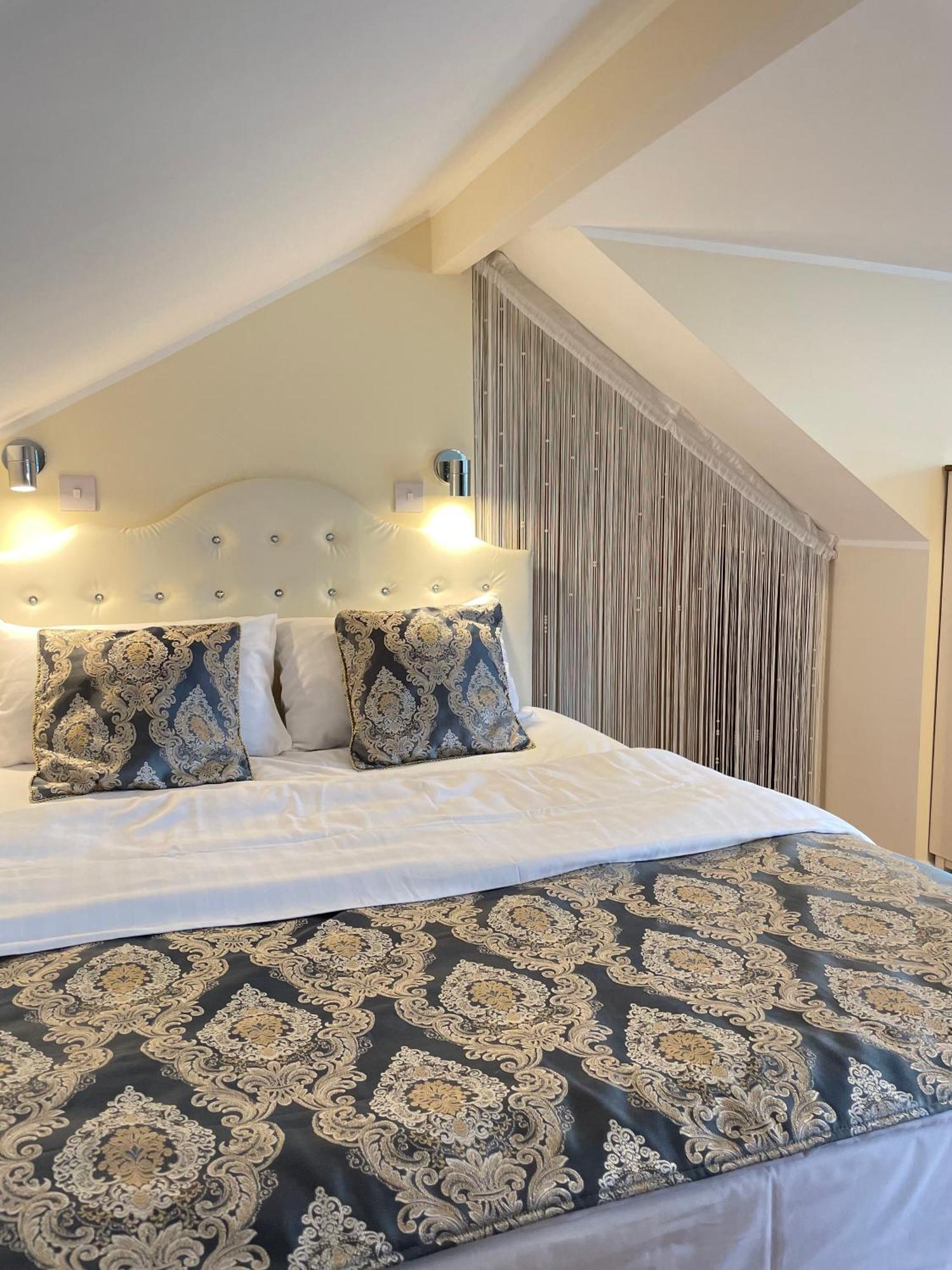 The White Lodge Hotel Hereford Exterior photo